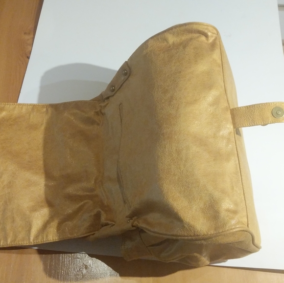 Matt & Nat gold bowling ball shoulder bag - Picture 9 of 10